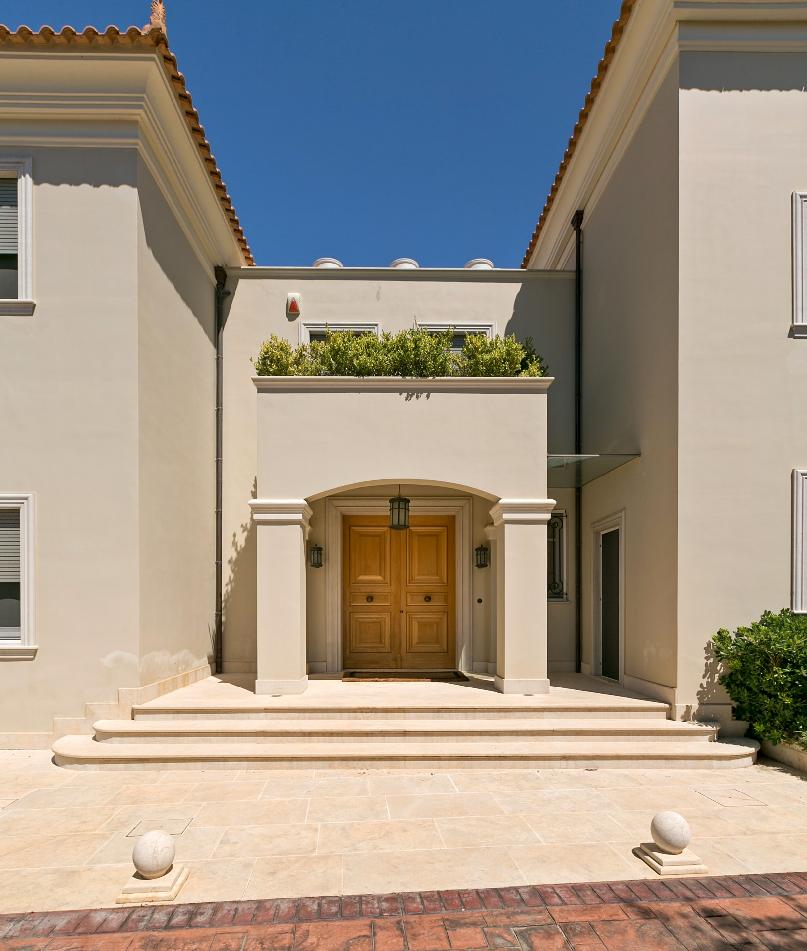 Private Houses Vari