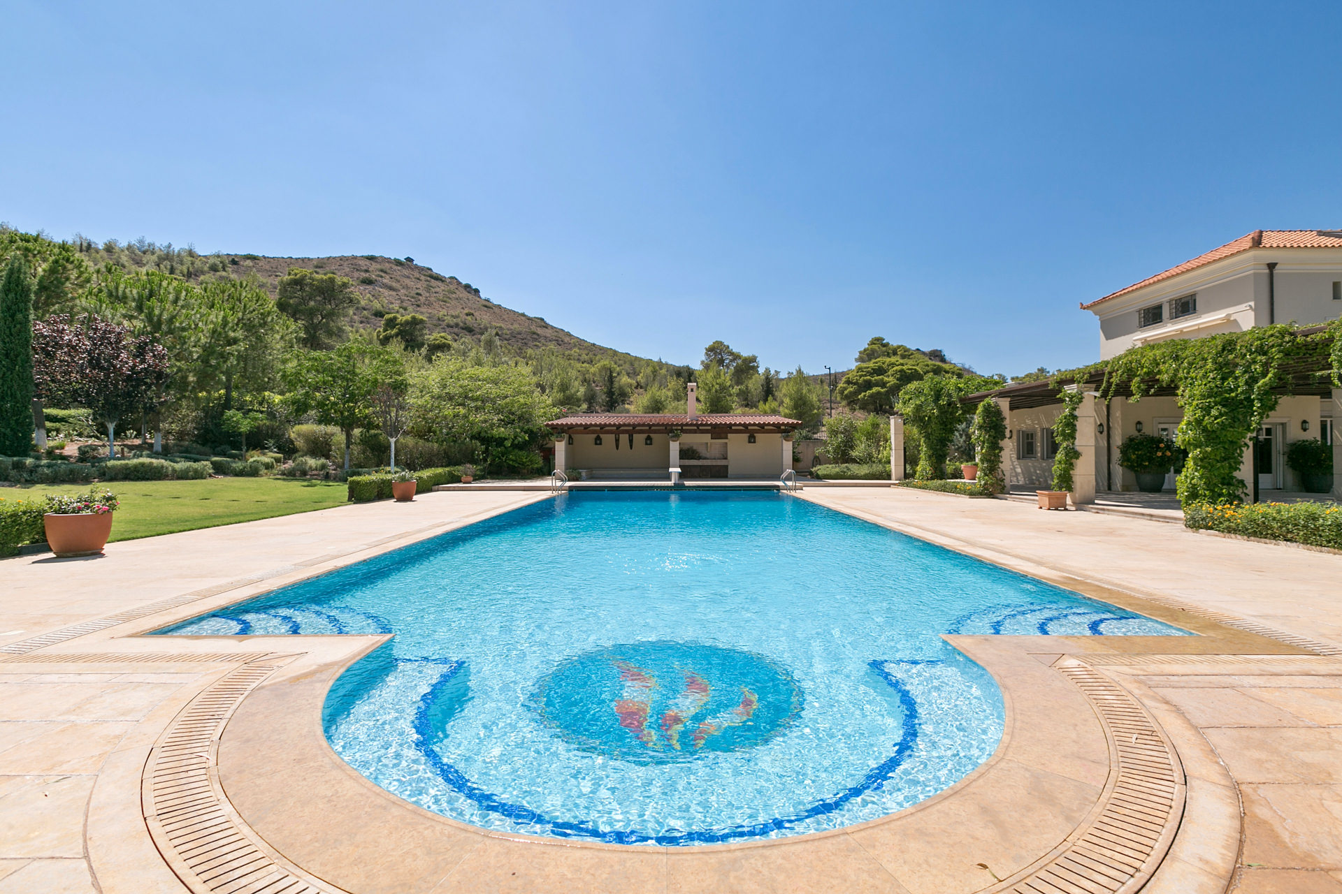 Private Houses Vari