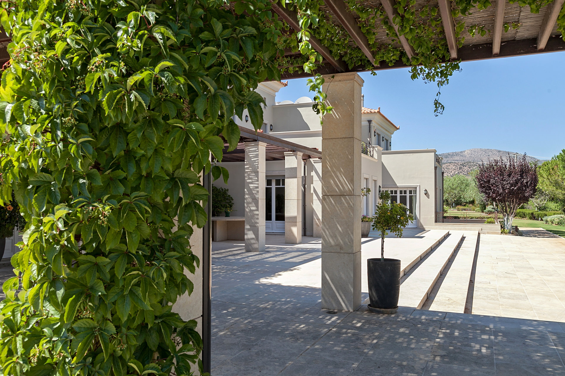Private Houses Vari