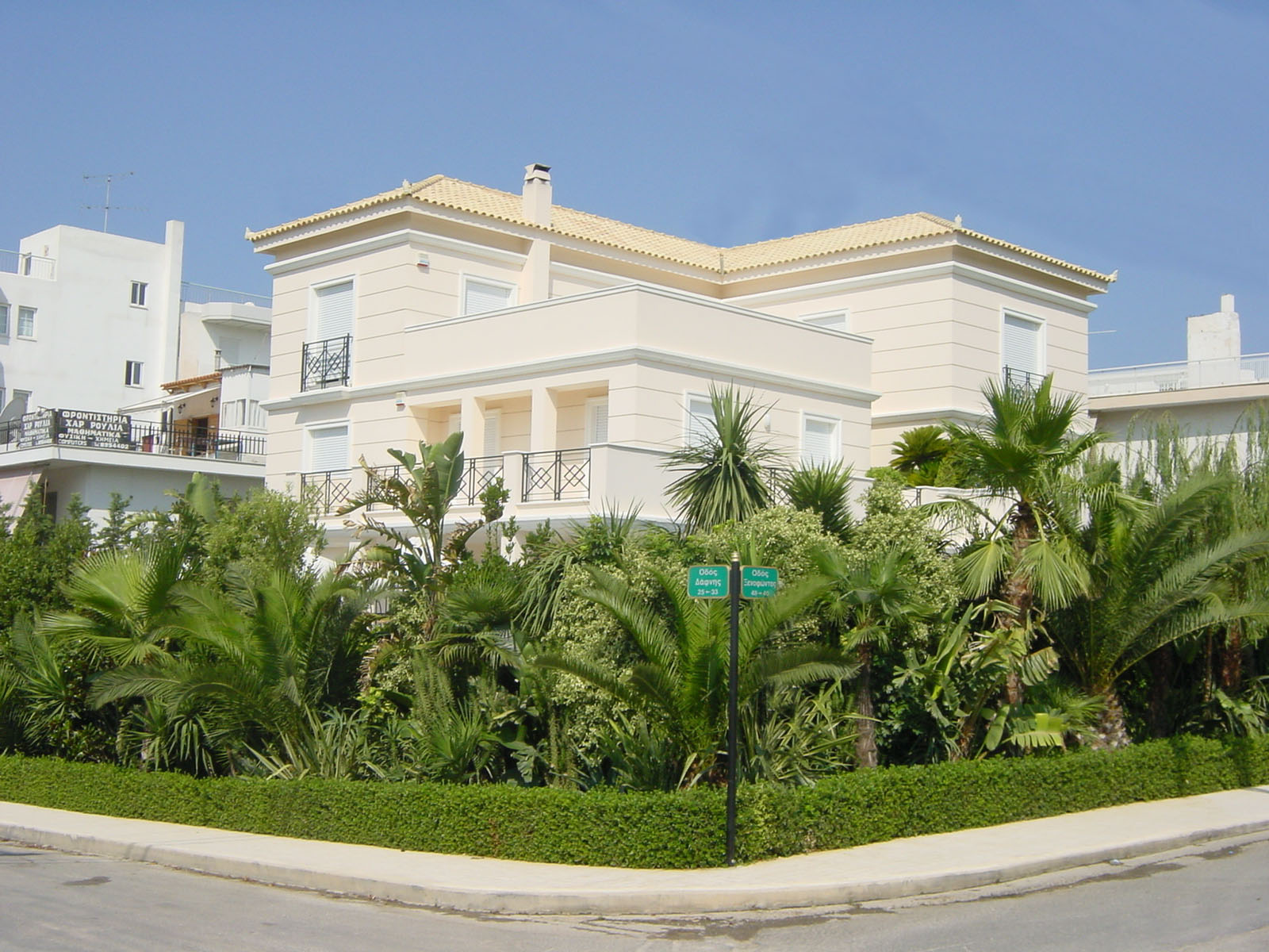 Private Houses Voula